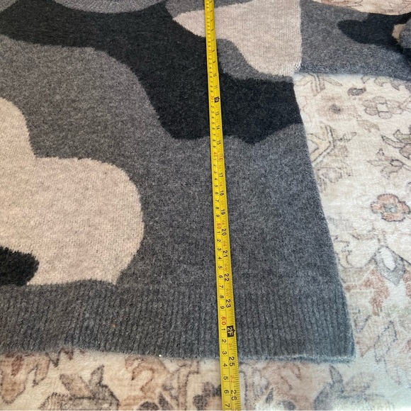 Mystree Gray and Black Patterned Crewneck Sweater - Picture 7 of 9